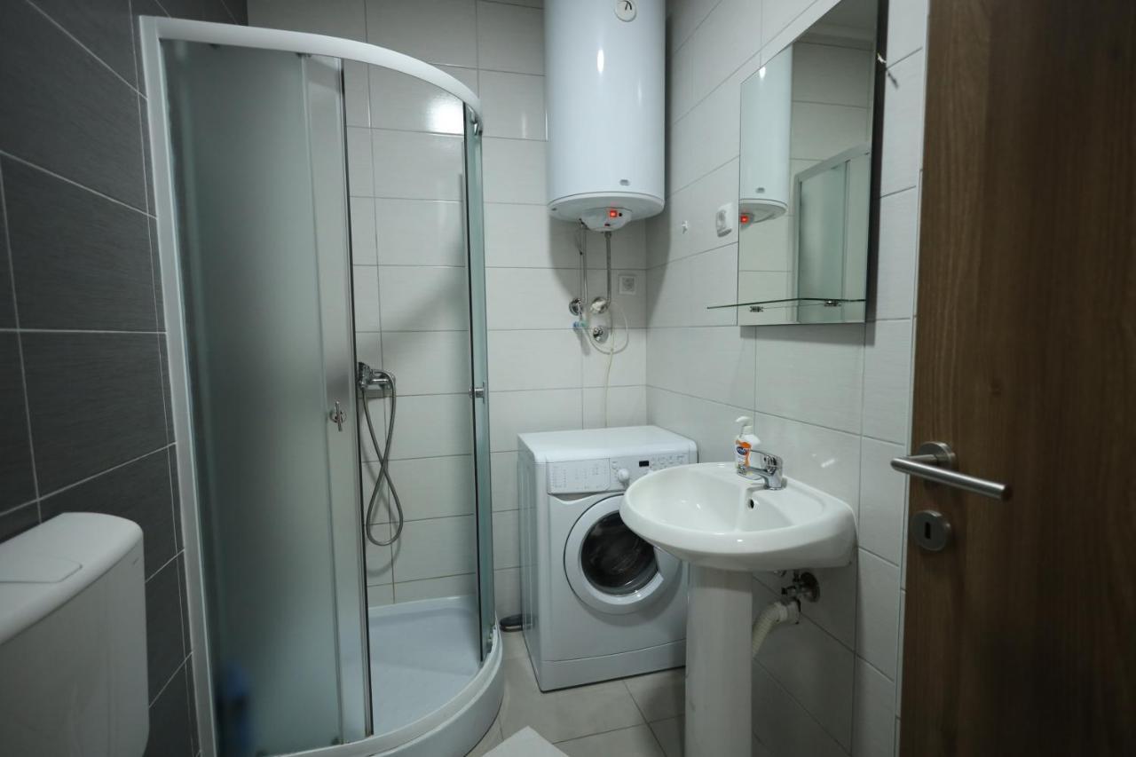 Apartman Lux Appartement Nova Pazova Buitenkant foto