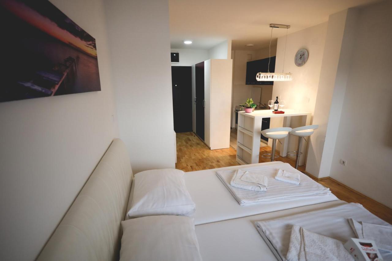 Apartman Lux Appartement Nova Pazova Buitenkant foto